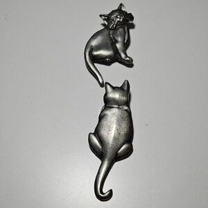 Pair of Cats Pewter Button Covers Front and Back View Marked Metzke 1992
